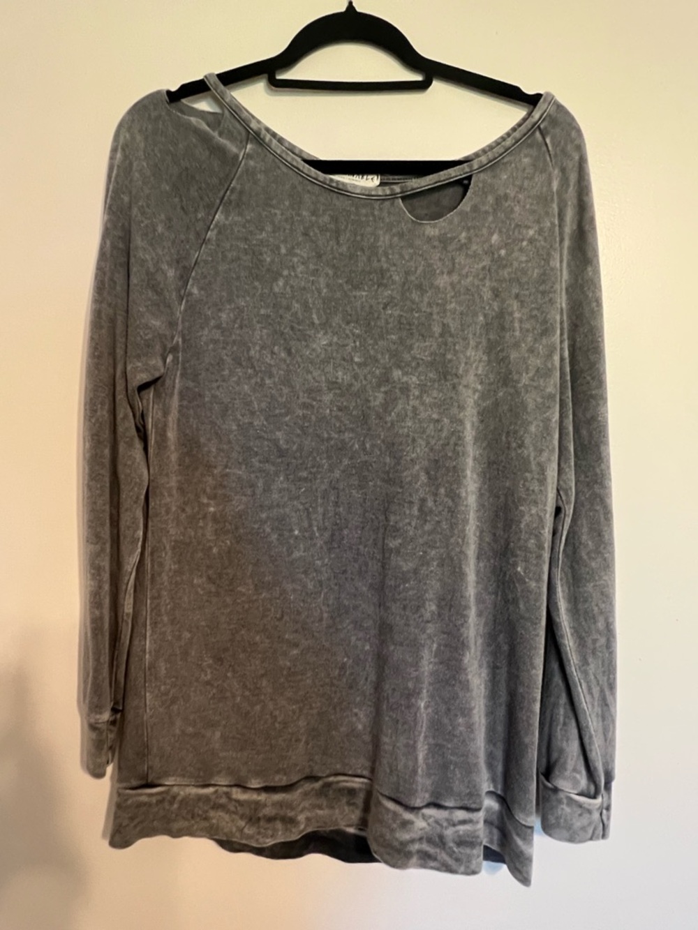 Americanable Charcoal Mineral Wash Pullover L Lightweight Cozy Casual Top NWOT - Picture 2 of 6